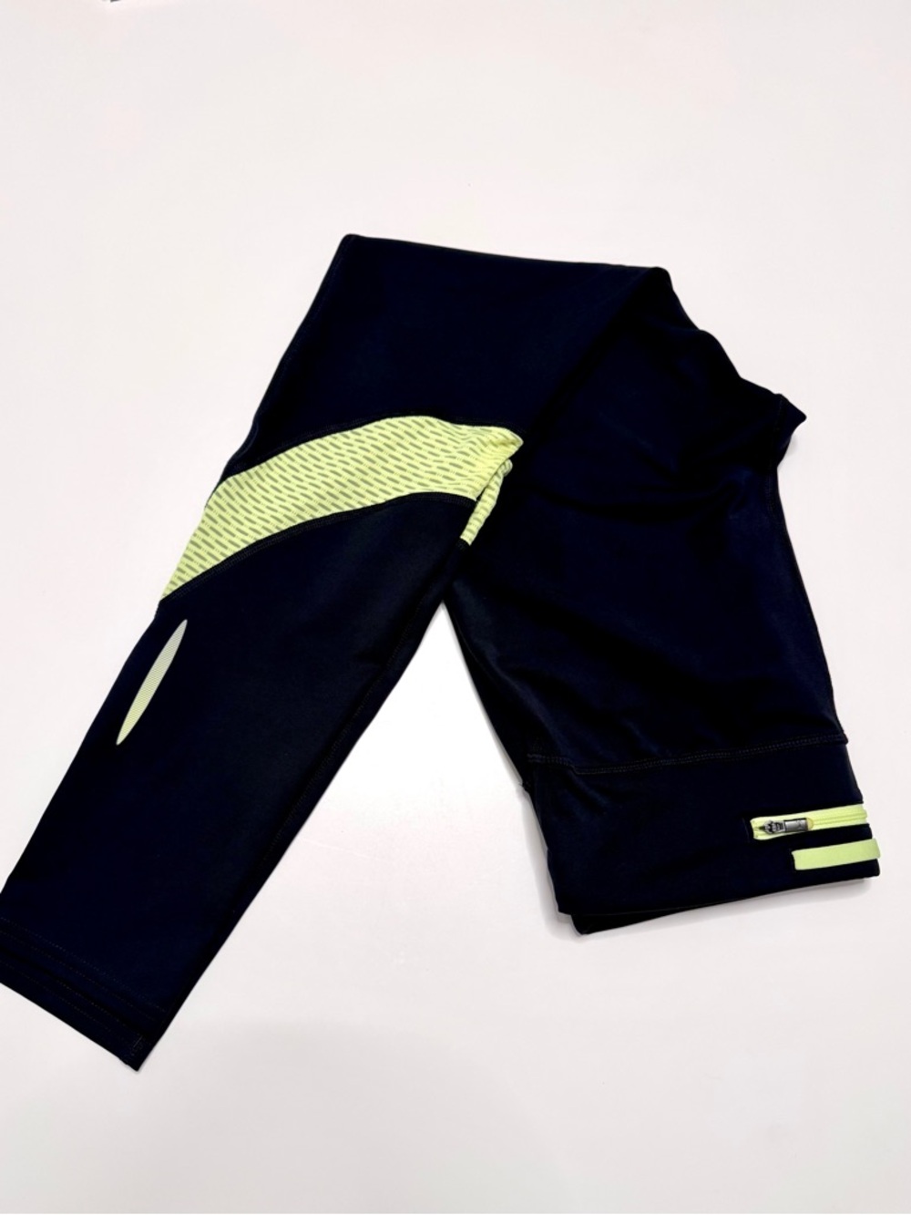 Under Armour Black and Neon Yellow Athletic Workout Running Leggings, size S